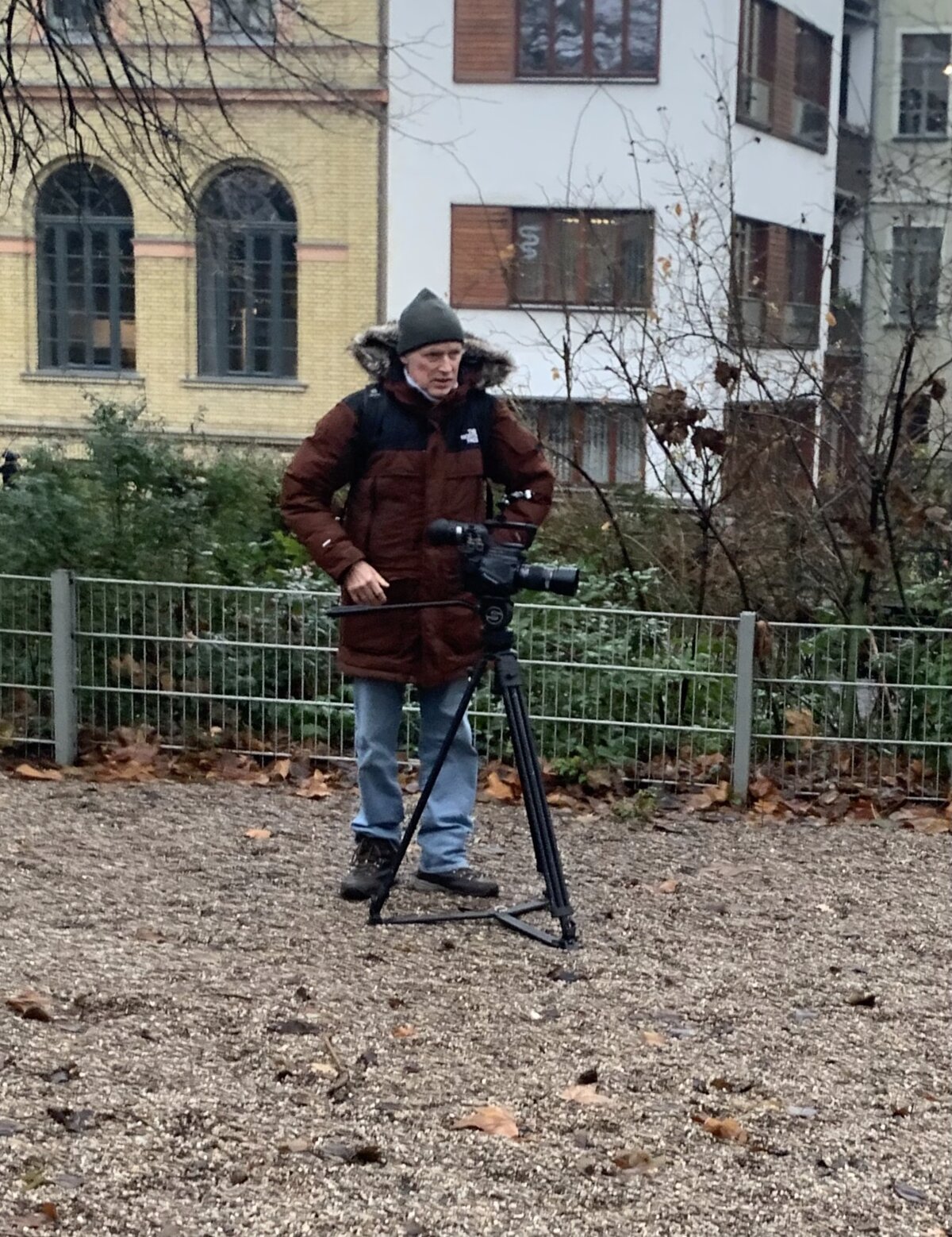 Kamera im Regen — Dreh Sonne und Beton